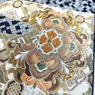 霞に華紋や蜀江文が織られた袋帯 着物 金糸 123wの通販 by TSUMUGI re
