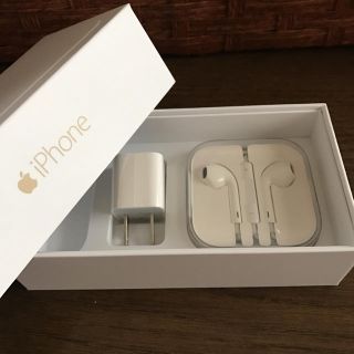 アップル(Apple)のiPhone正規品イヤホン+アダプター(ヘッドフォン/イヤフォン)