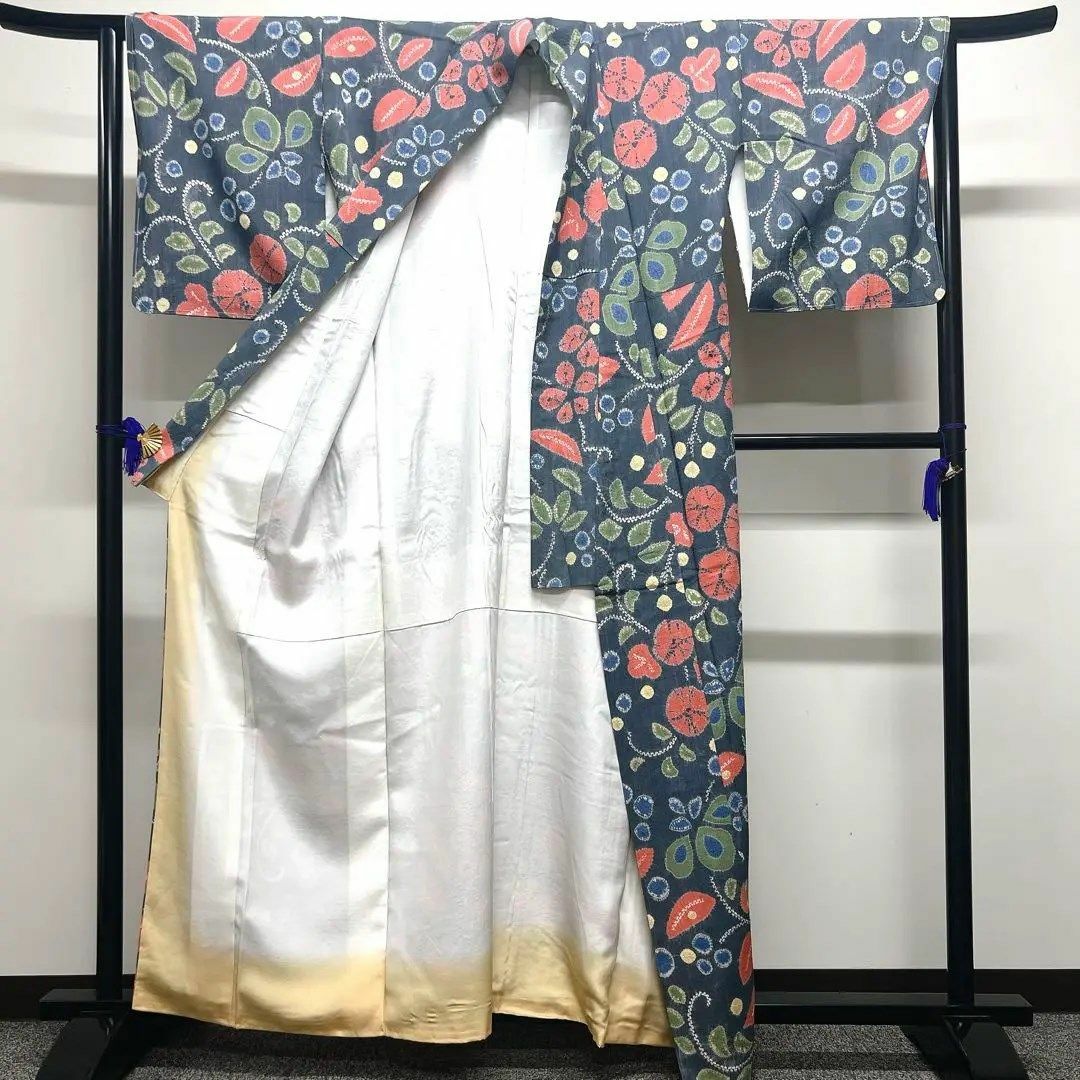 紬 絞り 花模様の小紋 着物 123wの通販 by TSUMUGI re:KIMONO shop｜ラクマ