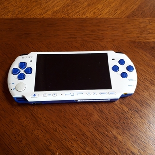 プレイステーションポータブル(PlayStation Portable)の<ジャンク品>PSP-3000本体のみ　レアカラー/ホワイト×ブルー(携帯用ゲーム機本体)