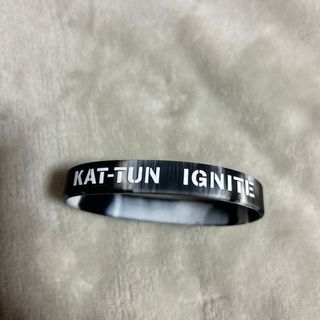 カトゥーン(KAT-TUN)のKAT-TUN IGNITEシリコンブレスレット(アイドルグッズ)