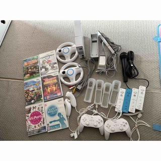 ウィー(Wii)のWii 本体　ソフト6本(家庭用ゲーム機本体)