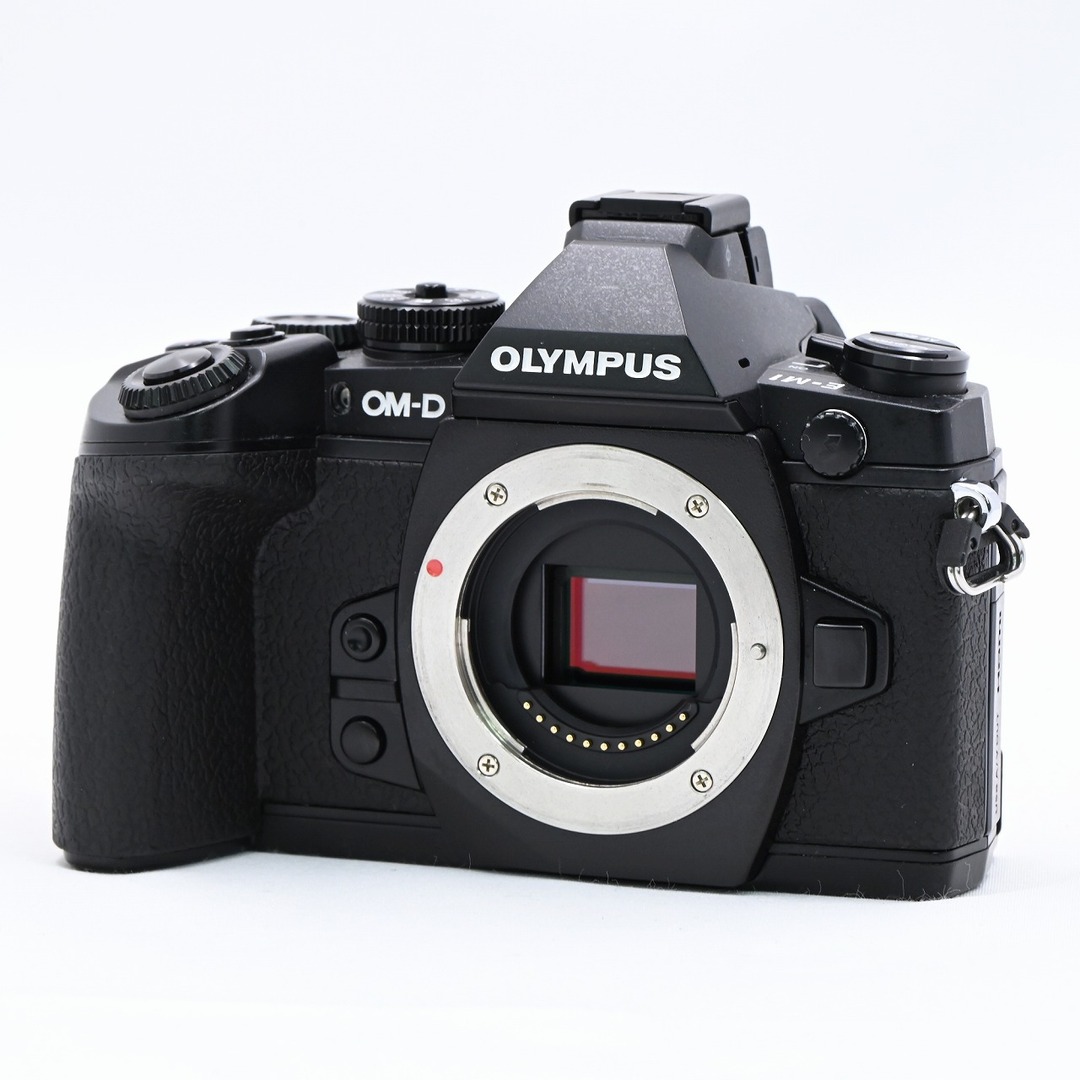 OLYMPUS(オリンパス)のOLYMPUS OM-D E-M1 ボディ ブラック スマホ/家電/カメラのカメラ(ミラーレス一眼)の商品写真