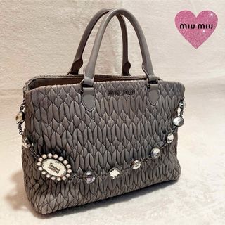 ミュウミュウ(miumiu)の大人気 ミュウミュウ miumiu ナッパクリスタル マテラッセ バッグ(ショルダーバッグ)