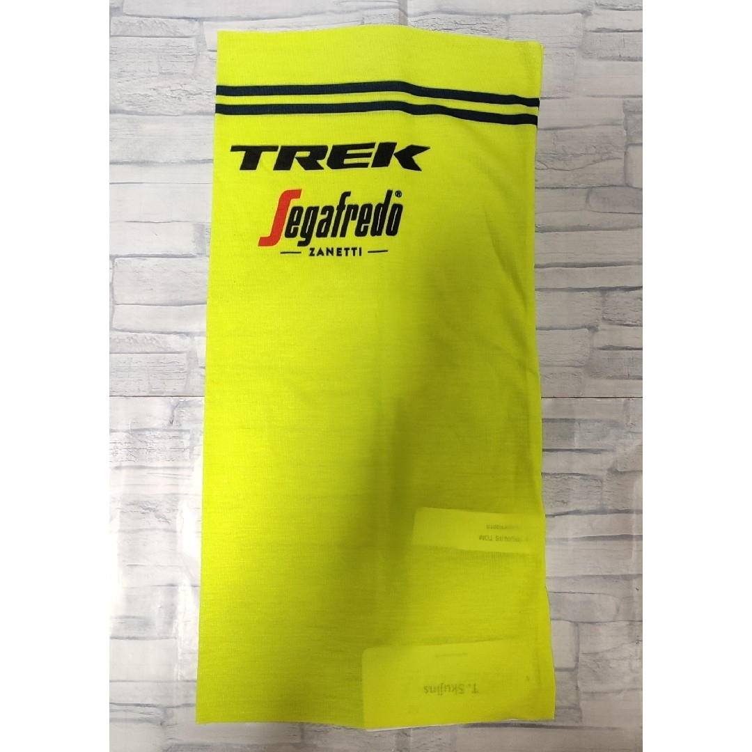 支給品　ネックウォーマー　TREK Segafredo　トレックセガフレード　青 スポーツ/アウトドアの自転車(ウエア)の商品写真