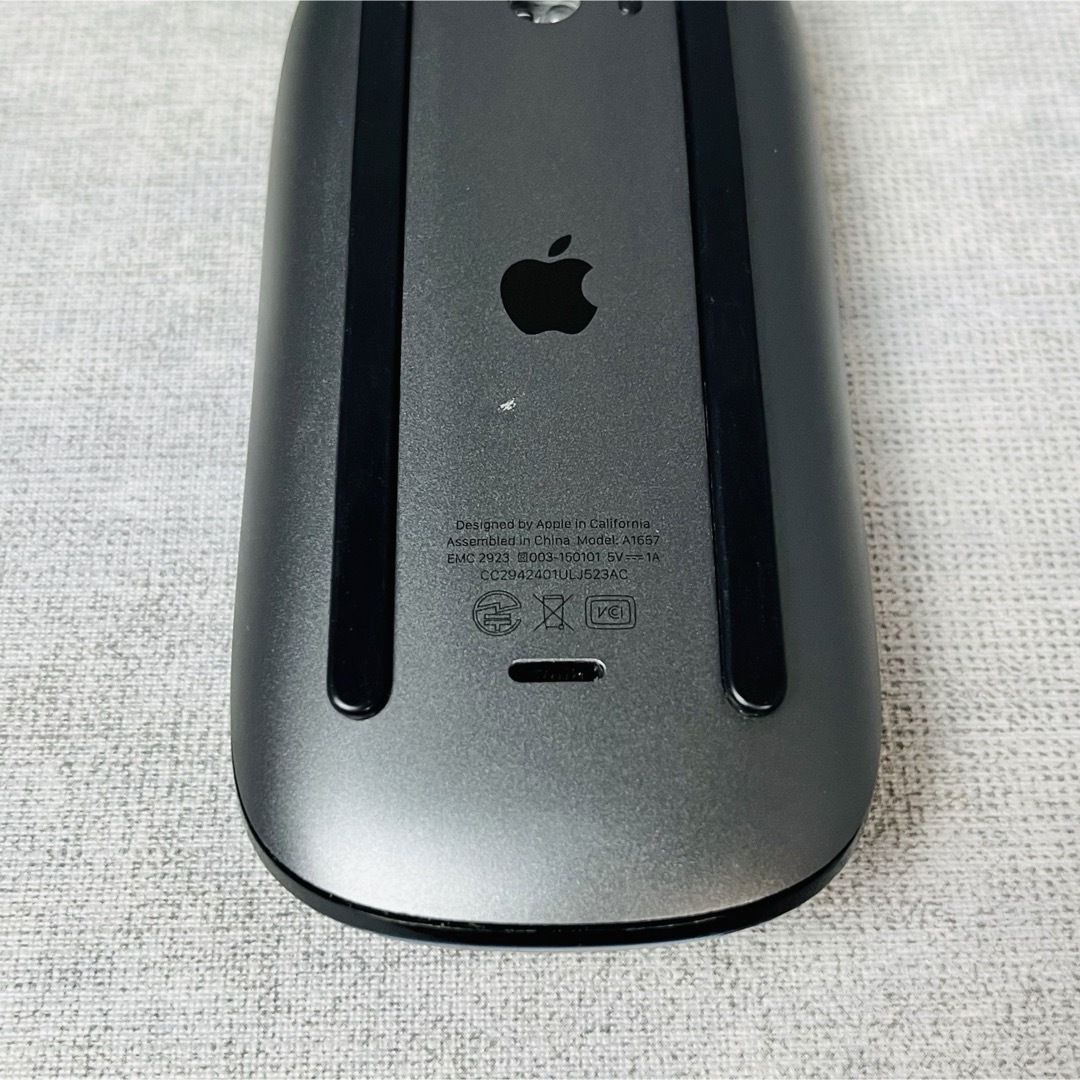 Apple(アップル)のApple MagicMouse2 A1657 マジックマウス2 スペースグレイ スマホ/家電/カメラのPC/タブレット(PC周辺機器)の商品写真