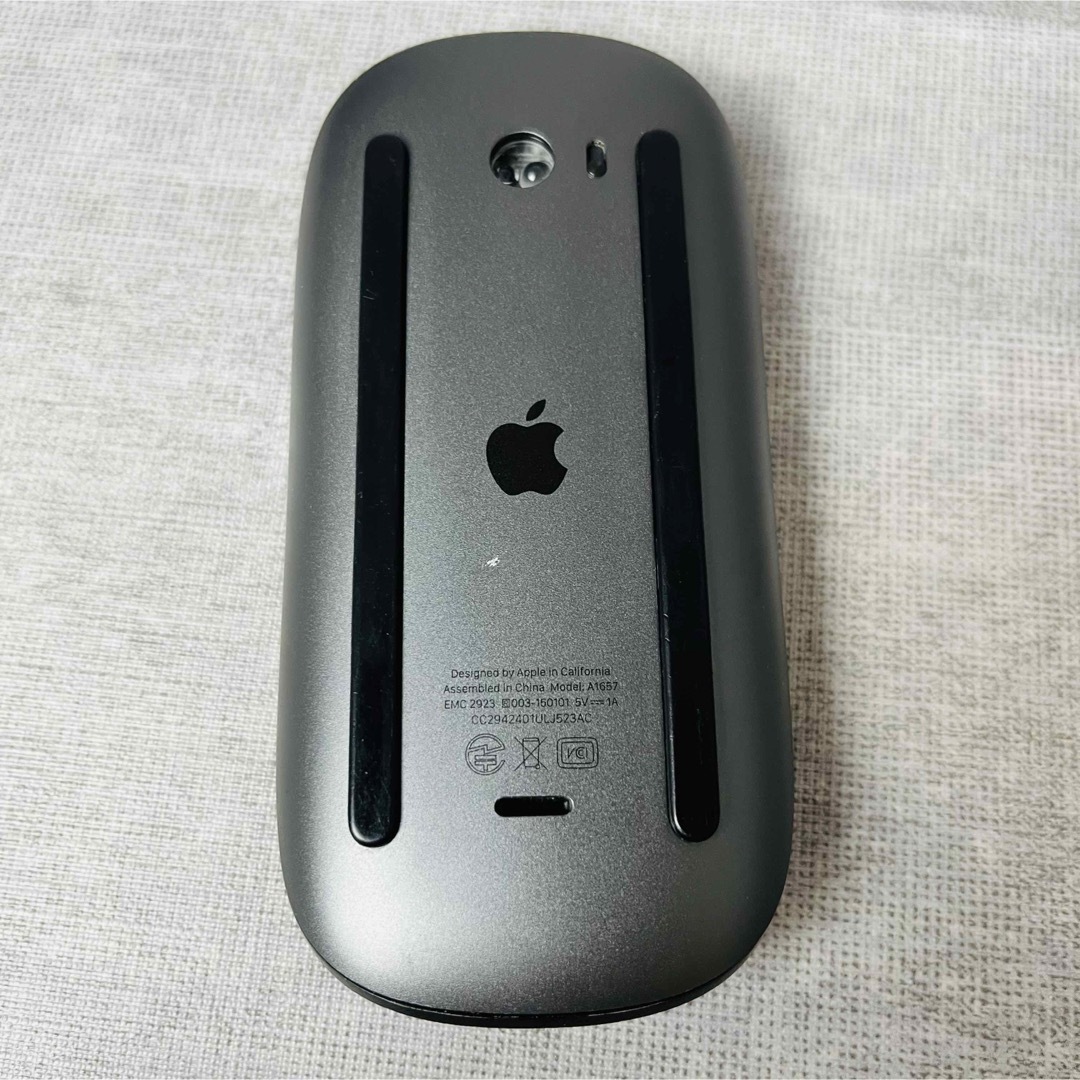 Apple(アップル)のApple MagicMouse2 A1657 マジックマウス2 スペースグレイ スマホ/家電/カメラのPC/タブレット(PC周辺機器)の商品写真