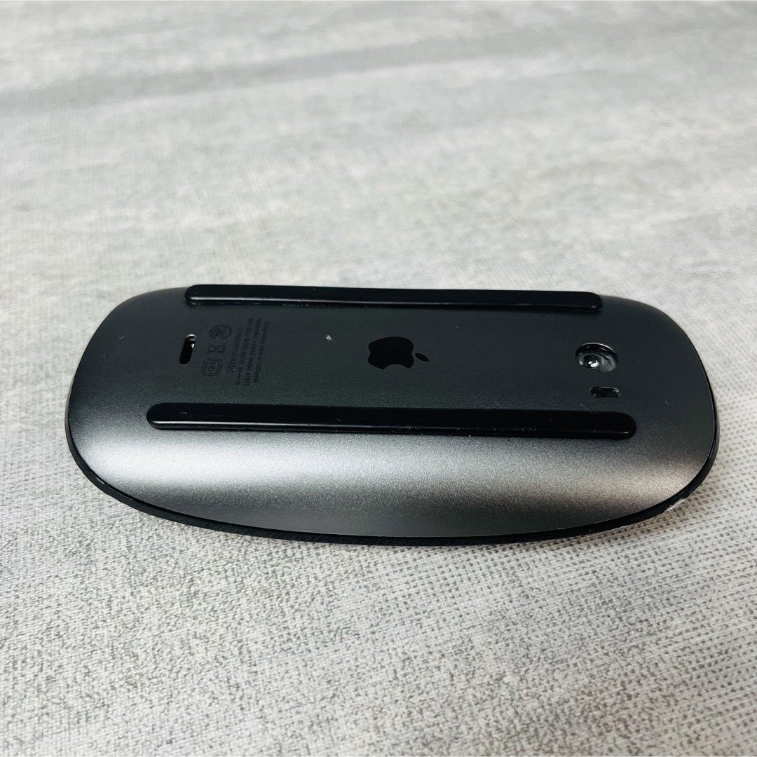 Apple(アップル)のApple MagicMouse2 A1657 マジックマウス2 スペースグレイ スマホ/家電/カメラのPC/タブレット(PC周辺機器)の商品写真