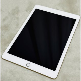 アイパッド(iPad)のiPad 9.7インチ 第5世代 32GBゴールド(タブレット)