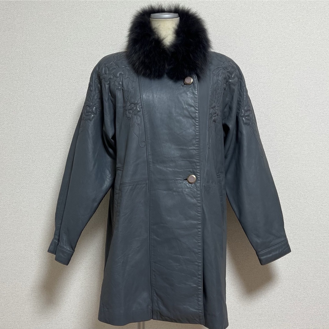 VINTAGE(ヴィンテージ)のヴィンテージ レザージャケット コート 韓国古着 羊革 ラムレザー エンボス加工 レディースのジャケット/アウター(毛皮/ファーコート)の商品写真