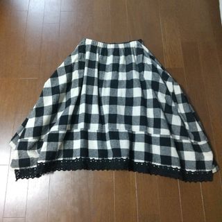 トリココムデギャルソン(tricot COMME des GARCONS)のお値下げ中！トリココム・デ・ギャルソン スカート(ひざ丈スカート)