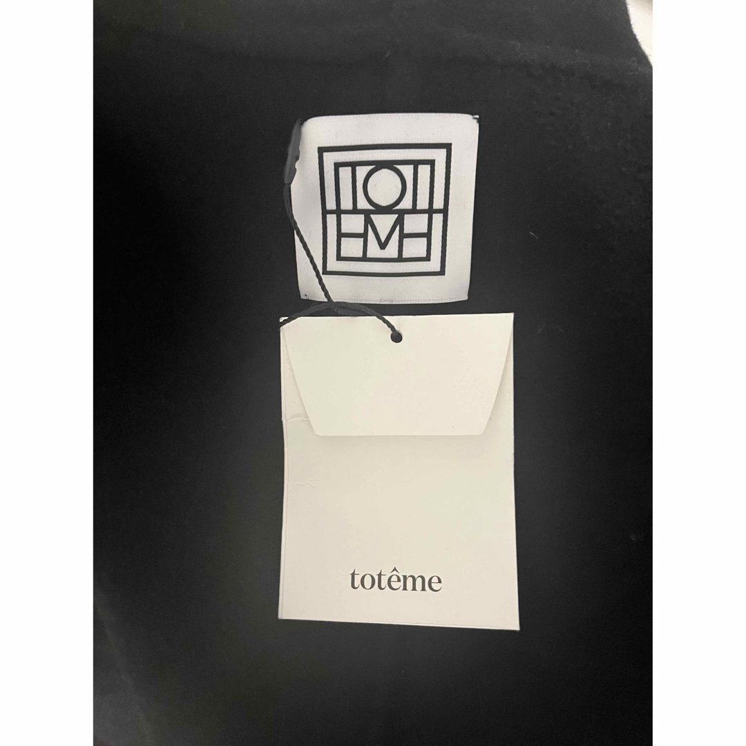 TOTEME(トーテム)のtoteme ローブコート　ブラック/サイズ36 レディースのジャケット/アウター(ロングコート)の商品写真