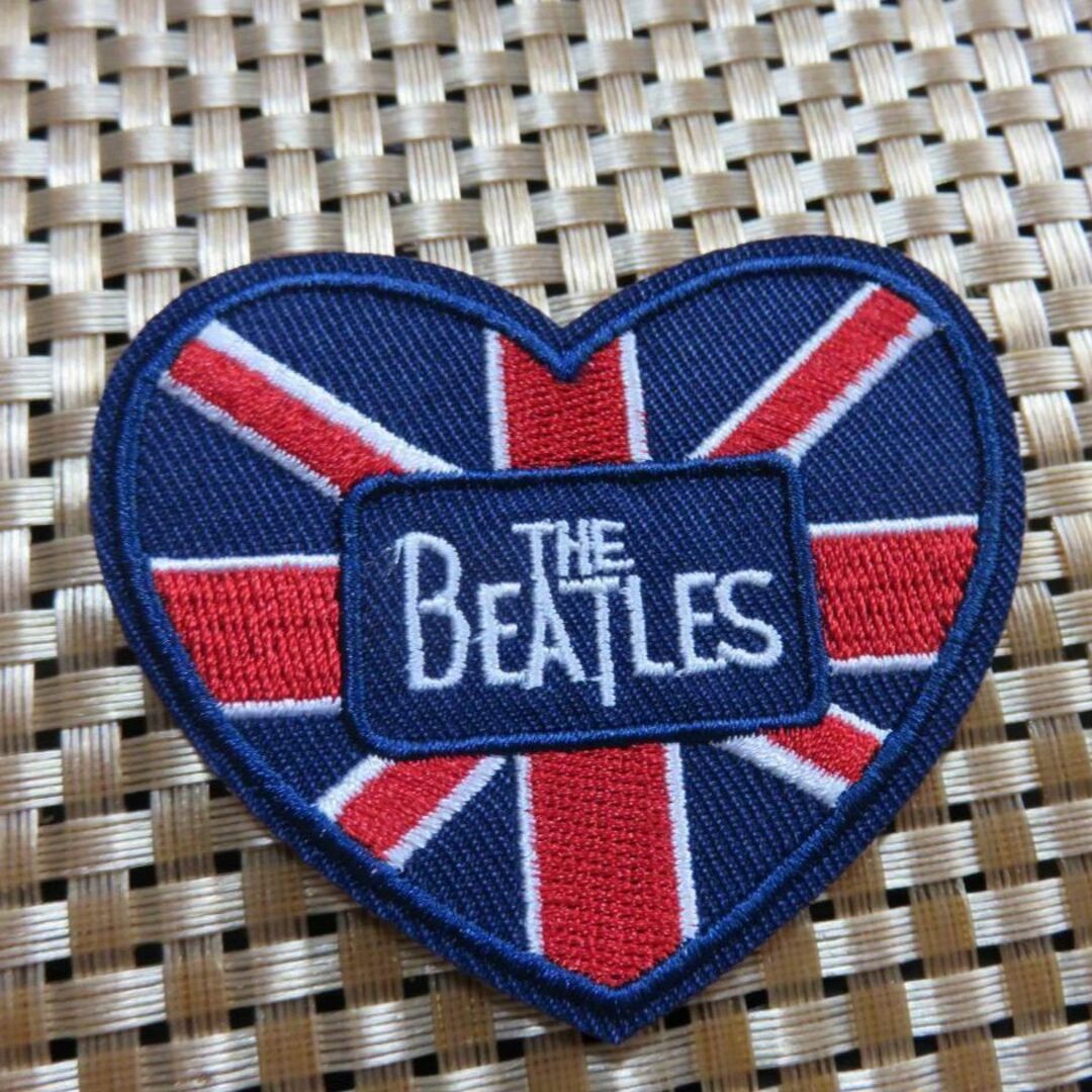 ハートユニオンジャック■新品 ビートルズ BEATLES刺繍ワッペン激渋■音楽 ハンドメイドの素材/材料(各種パーツ)の商品写真