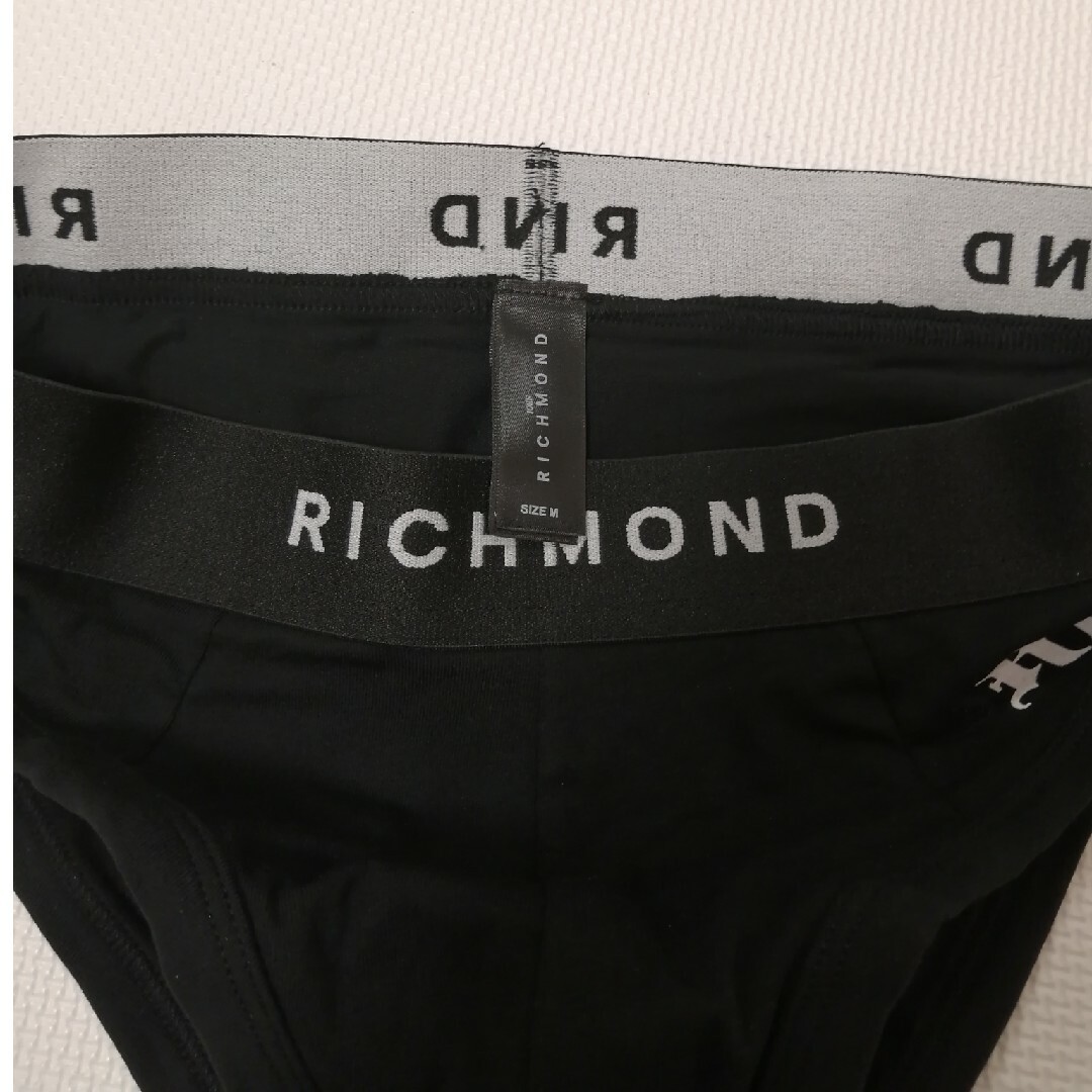 JOHN RICHMOND(ジョンリッチモンド)のタイムセール　新品未使用　JOHN RICHMOND　ビキニブリーフ　サイズM メンズのアンダーウェア(その他)の商品写真