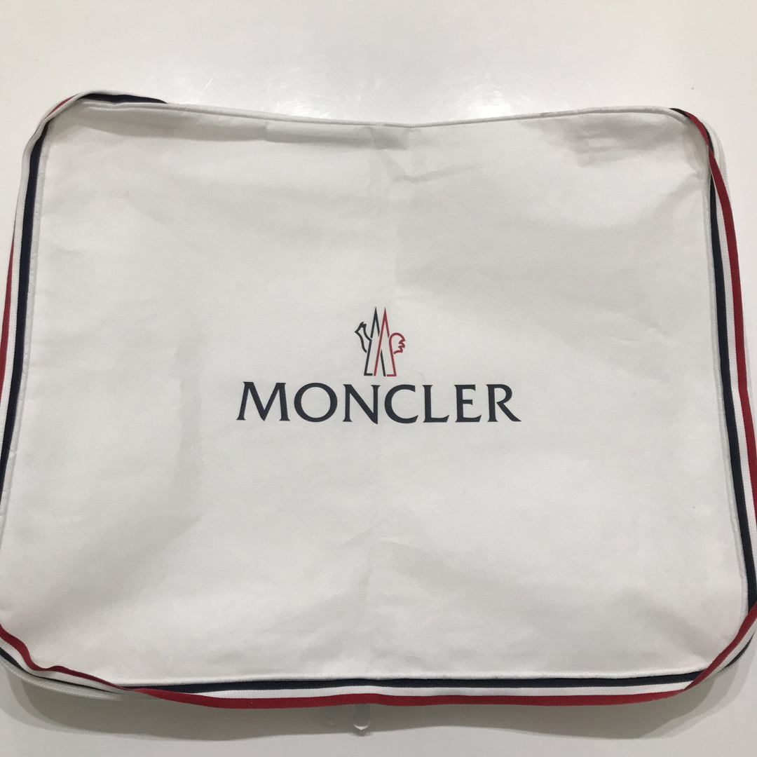 MONCLER(モンクレール)のモンクレール MONCLER不織布保存袋 レディースのバッグ(ショップ袋)の商品写真