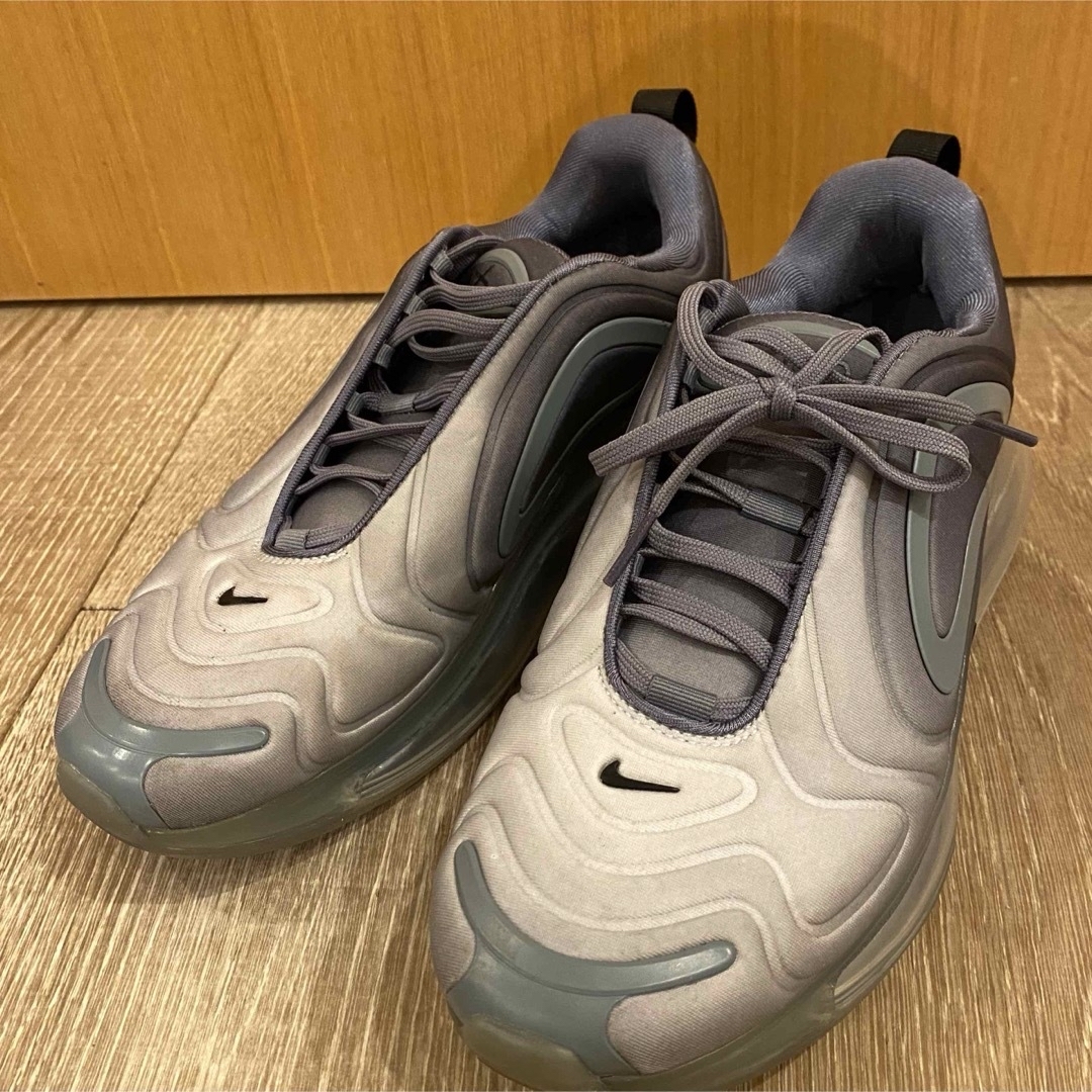 NIKE(ナイキ)のAIR MAX 720   27cm メンズの靴/シューズ(スニーカー)の商品写真