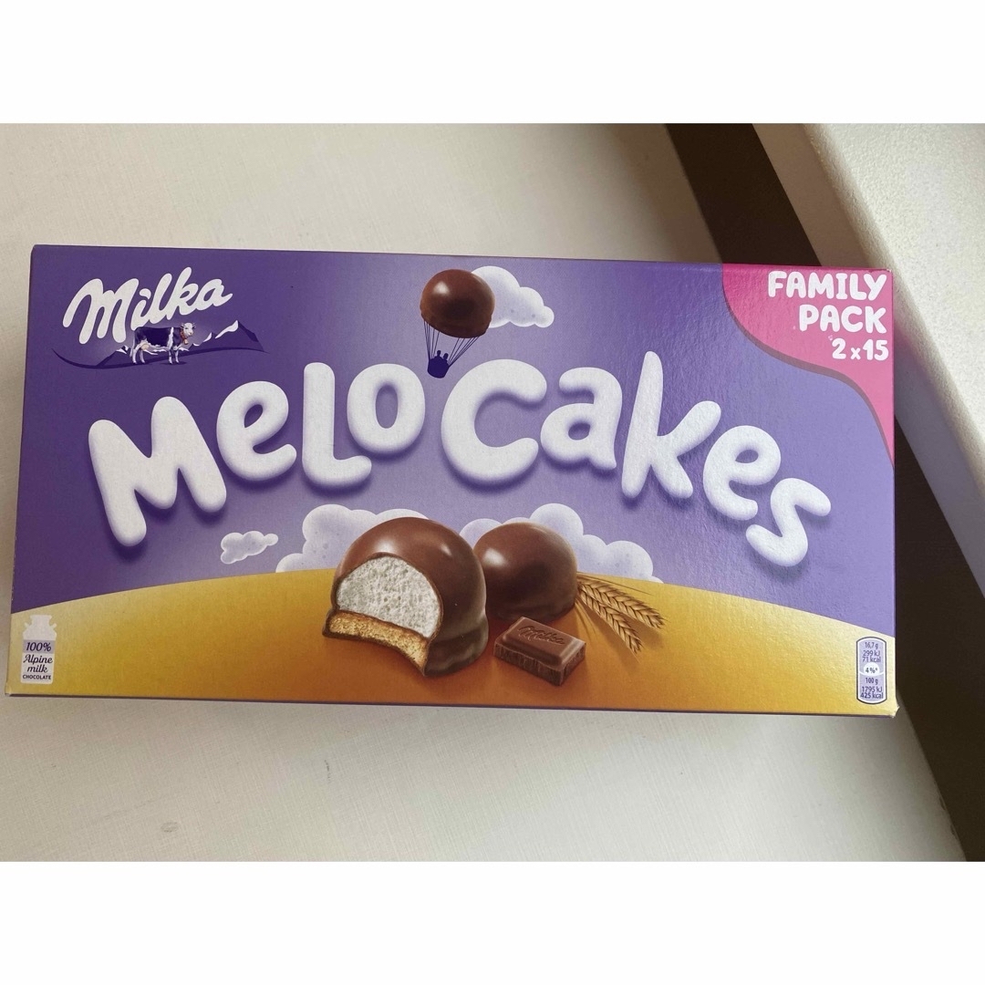 Milka ミルカ　Melo cakes メロケーキ& delrey ビスケット 食品/飲料/酒の食品(菓子/デザート)の商品写真