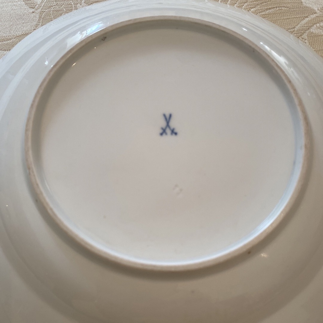 MEISSEN - 【古マイセン】深い臙脂/3つ窓 22金彩 飾り皿「恋人 MEISSEN - 【古マイセン】深い臙脂/3つ窓 22金彩 飾り皿「恋人