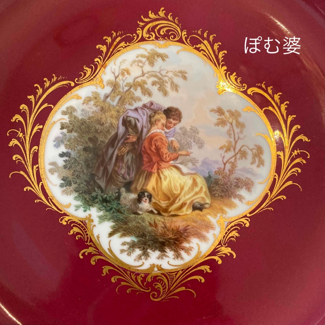 MEISSEN(マイセン)の【古マイセン】深い臙脂／３つ窓 22金彩 飾り皿「恋人文／恋人達と犬のいる風景」 インテリア/住まい/日用品のキッチン/食器(食器)の商品写真