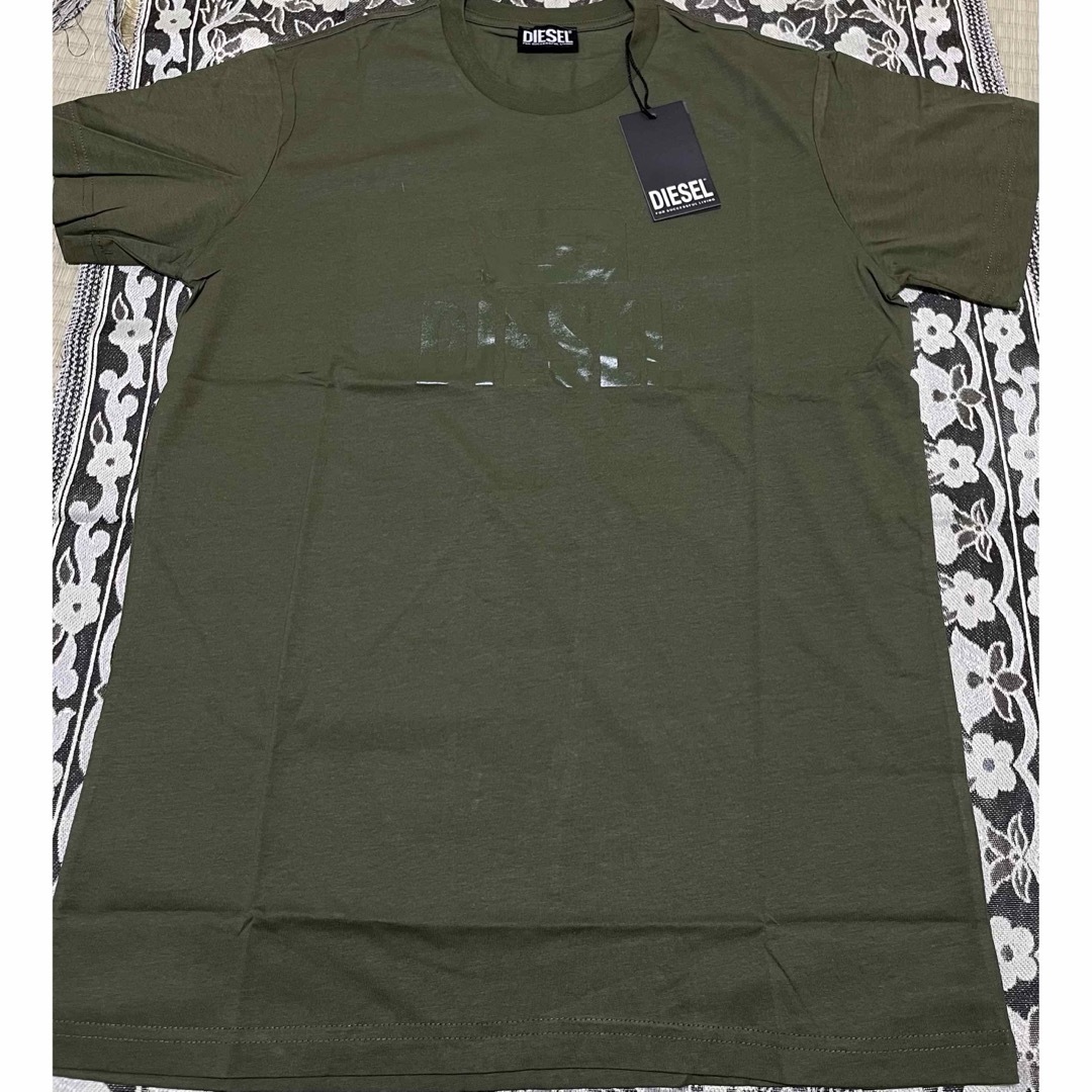 DIESEL(ディーゼル)のDIESEL 新品未使用　メンズ　tシャツ XL メンズのトップス(Tシャツ/カットソー(半袖/袖なし))の商品写真