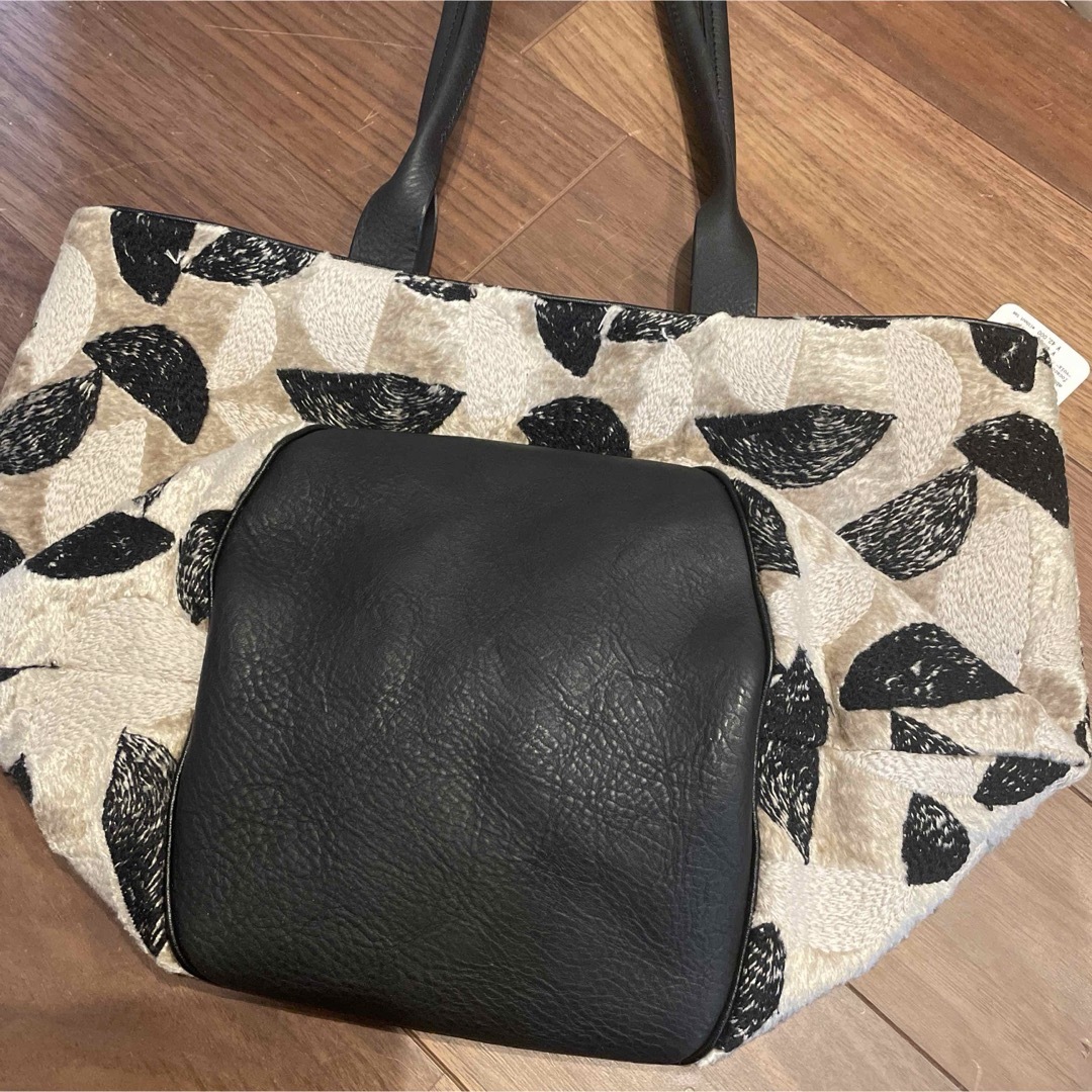 mina perhonen(ミナペルホネン)の新品タグ付き★ミナペルホネン★ focaccia bag レディースのバッグ(トートバッグ)の商品写真