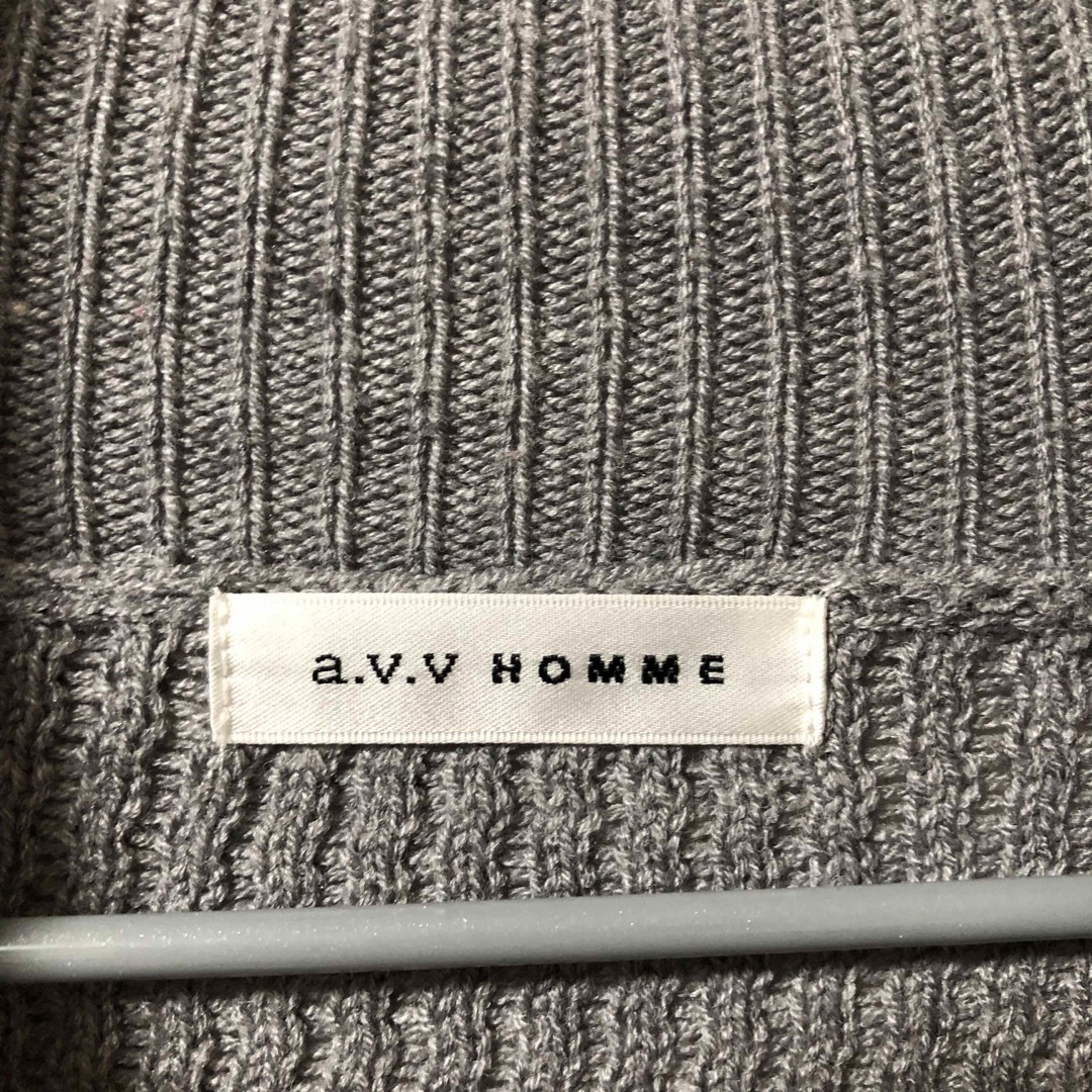 a.v.v(アーヴェヴェ)のavv homme ニット グレー メンズ レディース Ｍサイズ メンズのトップス(ニット/セーター)の商品写真