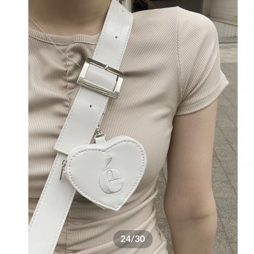 épine - 完売品 é Heart pouch shoulder strap bagの通販 by お値引き