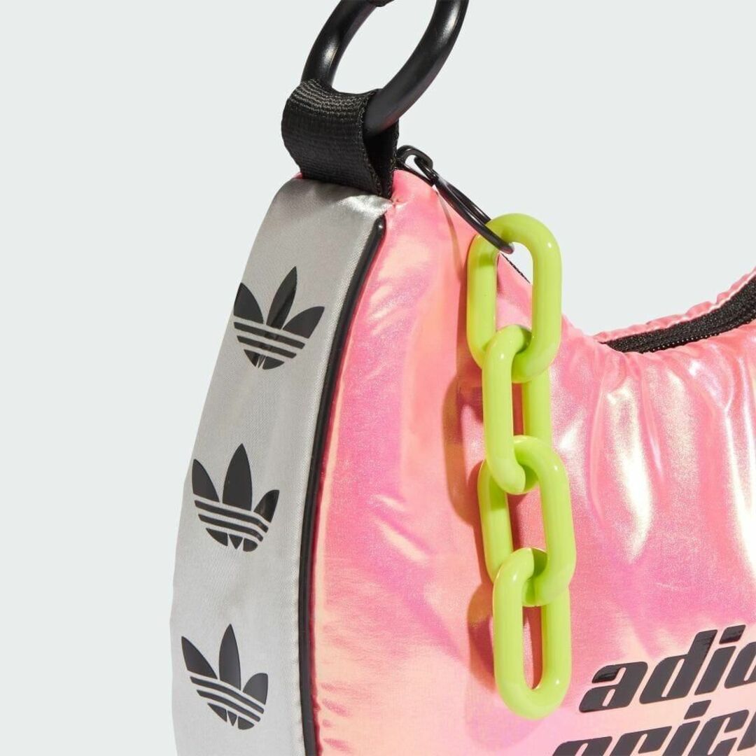 adidas(アディダス)の【完売品】アディダスオリジナルス  METAMOTO ミニショルダーバッグ レディースのバッグ(ショルダーバッグ)の商品写真