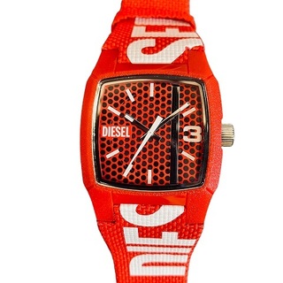 ディーゼル(DIESEL)のタグ付 ディーゼル DZ-2168 クリフハンガー ソーラー腕時計 保証あり　赤(腕時計)