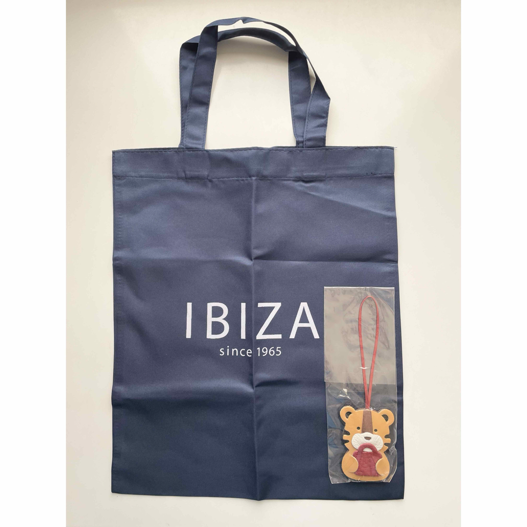 IBIZA(イビザ)の【IBIZA】イビザ トラ チャーム&エコバッグ 2点セット レディースのアクセサリー(チャーム)の商品写真