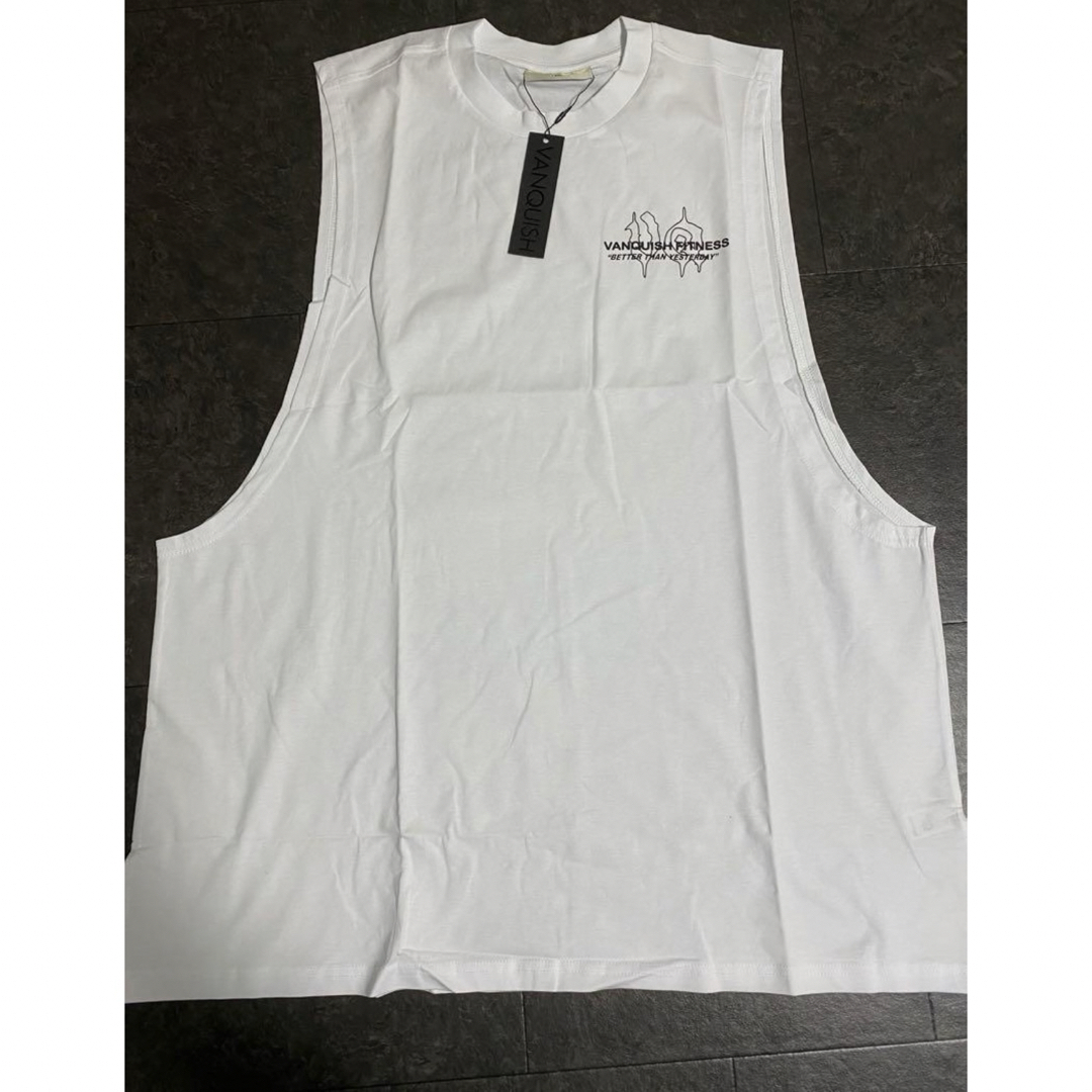 VANQUISH(ヴァンキッシュ)のVanquishfitness ノースリーブ ホワイト メンズのトップス(Tシャツ/カットソー(半袖/袖なし))の商品写真