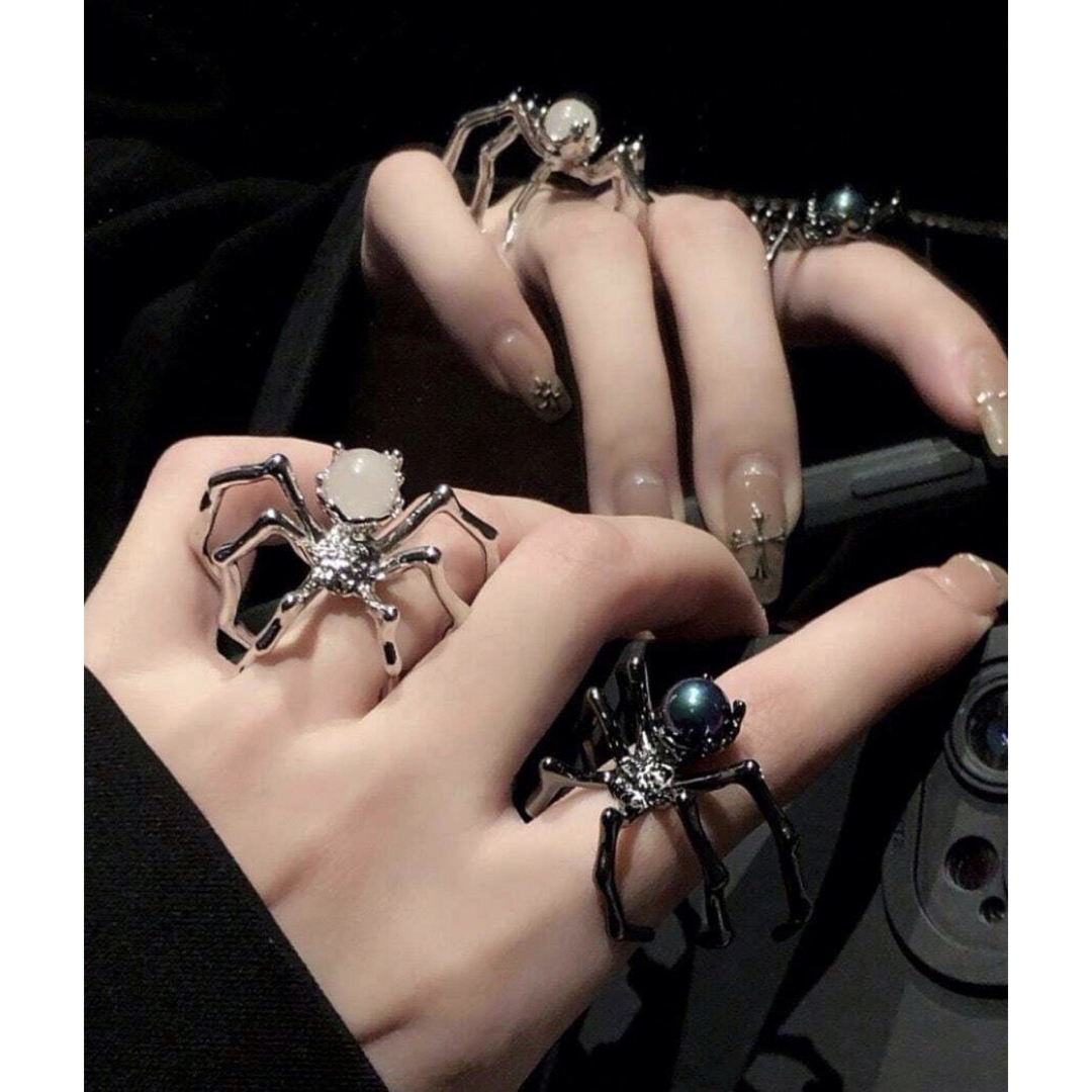 スパイダーフェイク大粒ブラックパールリング レディースのアクセサリー(リング(指輪))の商品写真