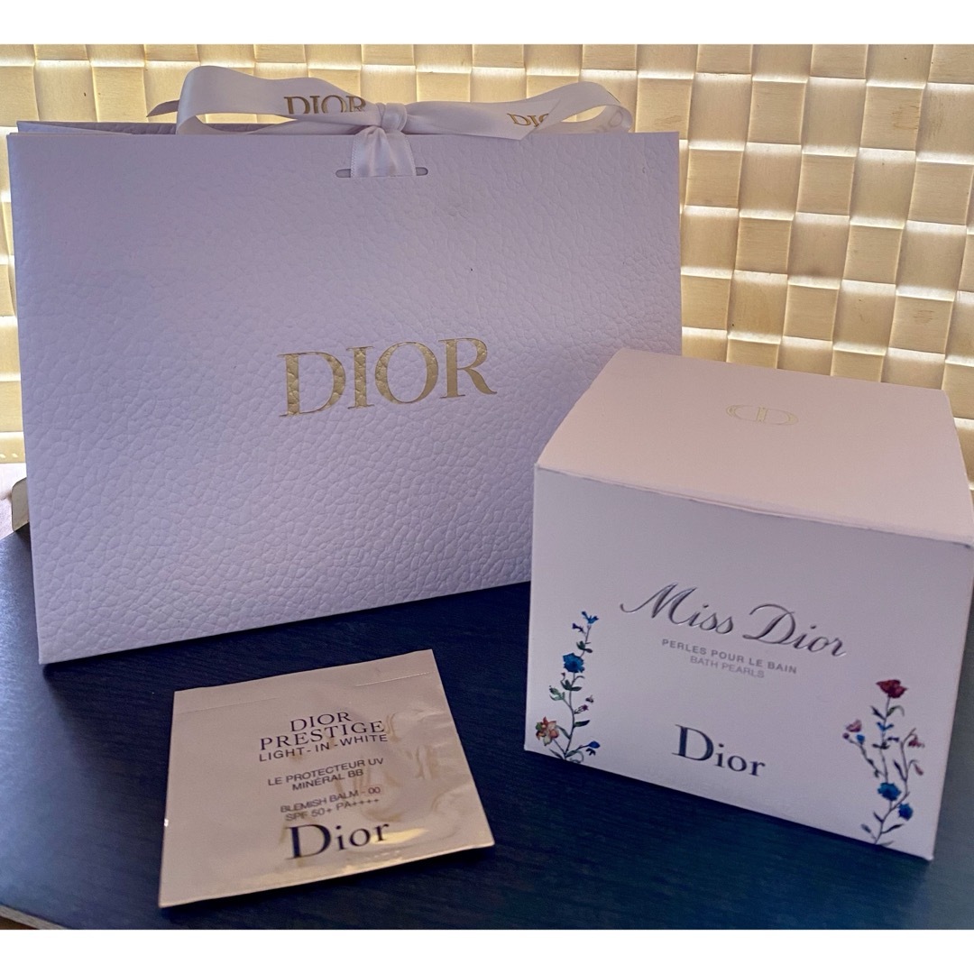 Dior(ディオール)の新品良品Dior ミス ディオール バスパール 100g コスメ/美容のボディケア(入浴剤/バスソルト)の商品写真