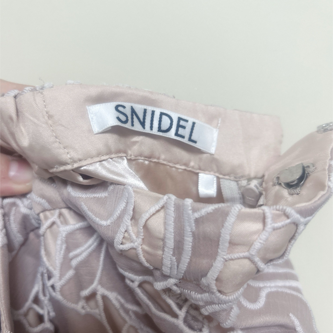 SNIDEL(スナイデル)のsnidel カッティングレースマーメイドスカート レディースのスカート(ロングスカート)の商品写真