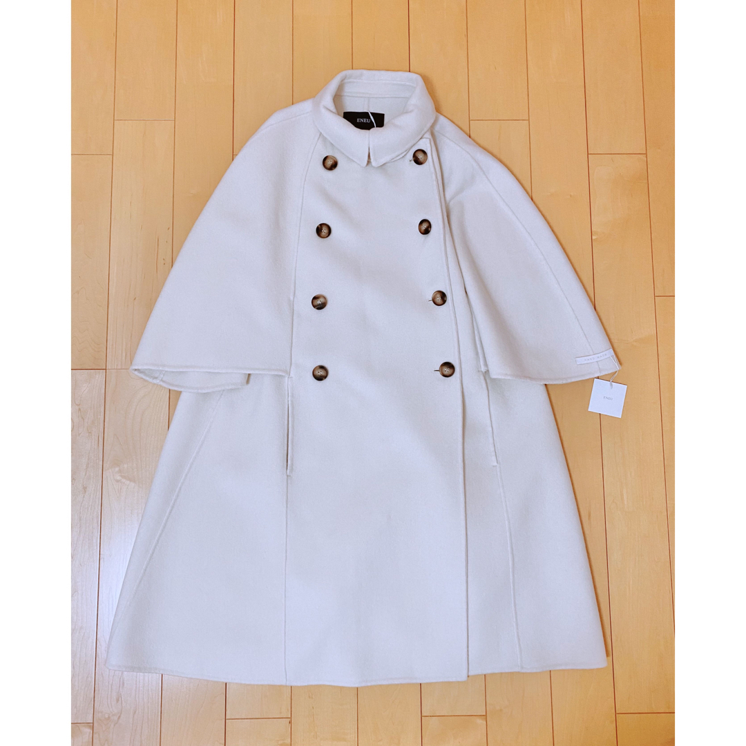 ENEU(エヌー) ハンドメイドケープボタンウールコート レディースのジャケット/アウター(その他)の商品写真