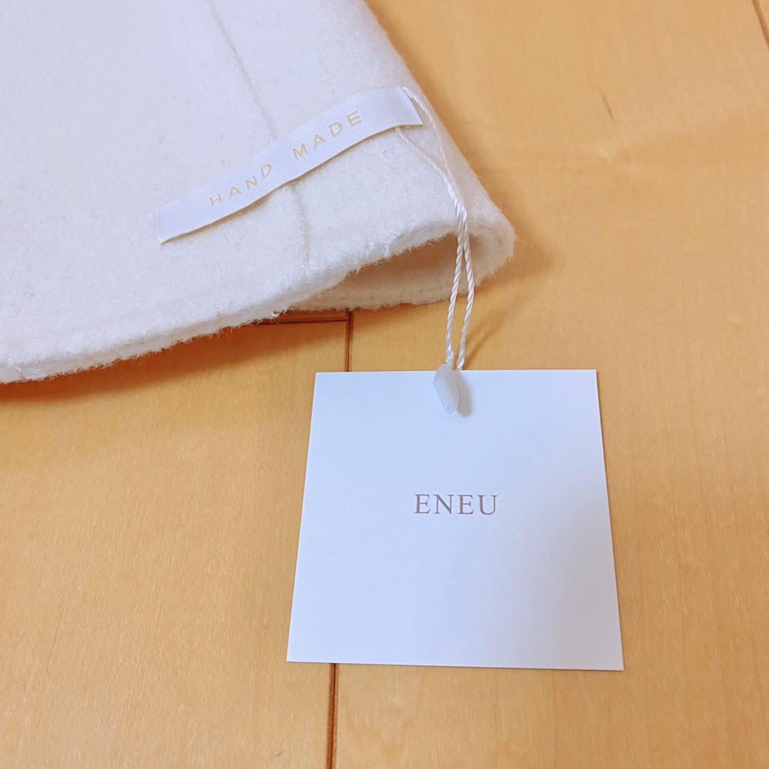 ENEU(エヌー) ハンドメイドケープボタンウールコート レディースのジャケット/アウター(その他)の商品写真