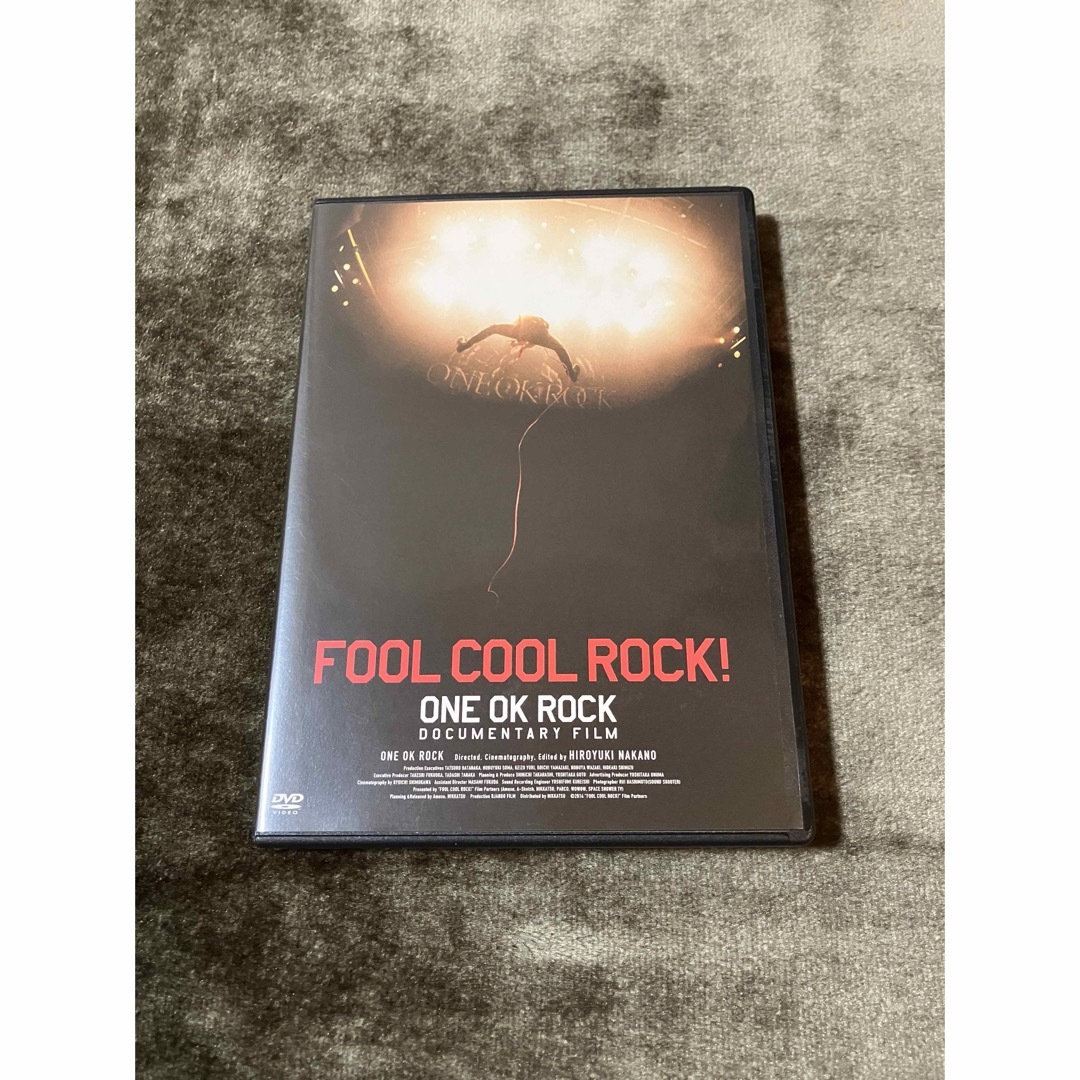 ONE OK ROCK(ワンオクロック)のFOOL　COOL　ROCK！　ONE　OK　ROCK　DOCUMENTARY　 エンタメ/ホビーのDVD/ブルーレイ(ミュージック)の商品写真