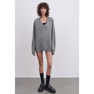 ザラ(ZARA)のZARA ウール100% オーバーサイズ Vネック セーター(ニット/セーター)