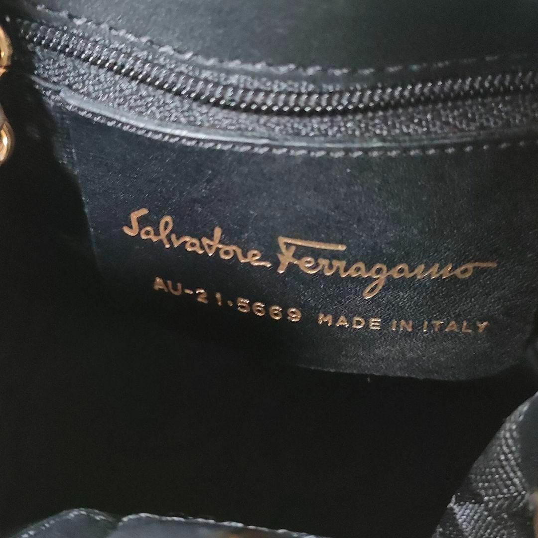 Salvatore Ferragamo(サルヴァトーレフェラガモ)の極美品 フェラガモ ハンドバッグ ヴァラチェーン サテン×レザー ブラック レディースのバッグ(ハンドバッグ)の商品写真