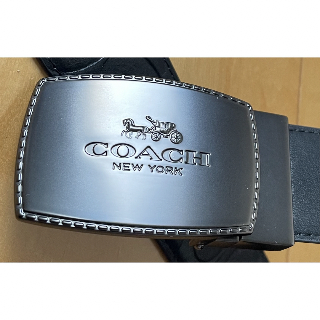 COACH(コーチ)の限定価格！COACH3点セットシグネチャーフリーサイズリバーシブルベルト箱付き メンズのファッション小物(ベルト)の商品写真