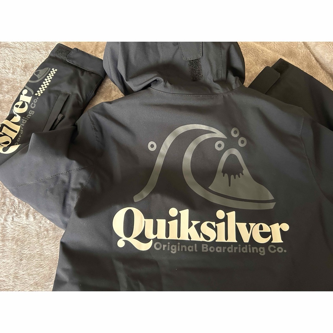 QUIKSILVER(クイックシルバー)の新品　Quick silver クイックシルバー　スノーボードウェア　１３０cm スポーツ/アウトドアのスノーボード(ウエア/装備)の商品写真