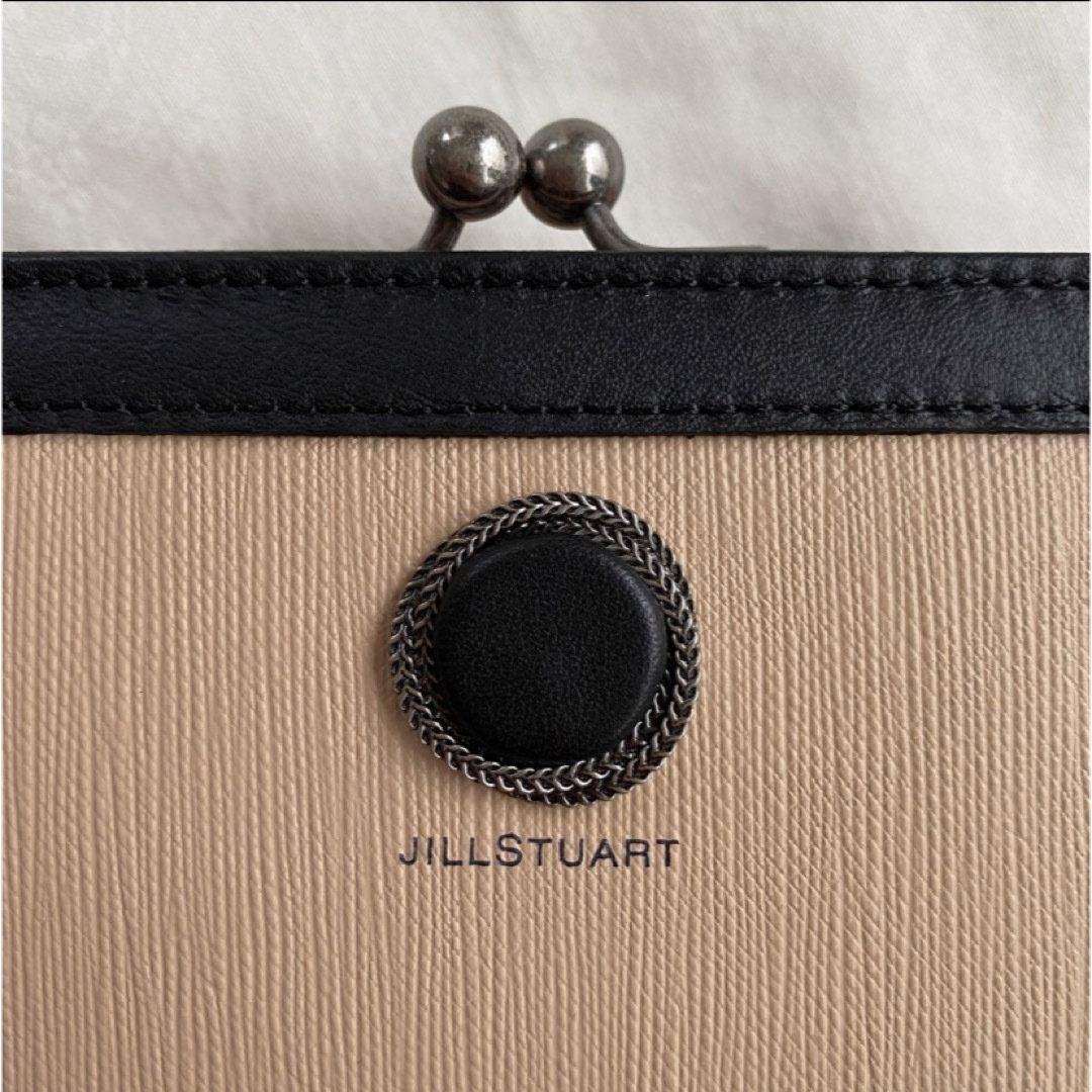 JILLSTUART(ジルスチュアート)の【新品】ジルスチュアート　二つ折り財布 ノスタルジア　がま口　ベージュ レディースのファッション小物(財布)の商品写真