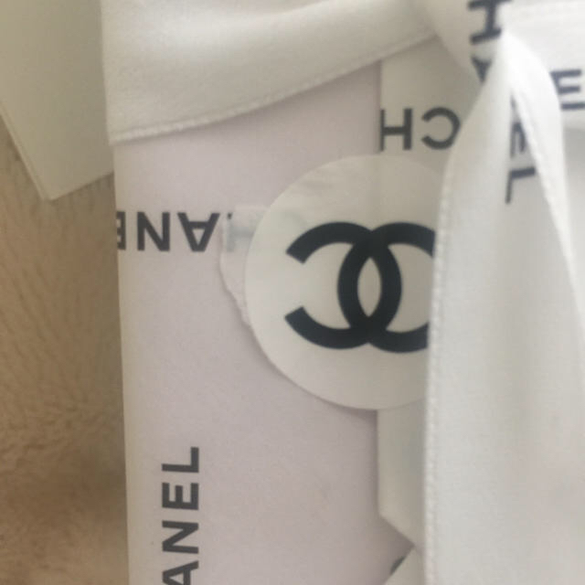 CHANEL(シャネル)のみゆさま専用☆CHANEL☆(未使用)ボディ用乳液 ショップバッグ付き コスメ/美容のボディケア(ボディクリーム)の商品写真