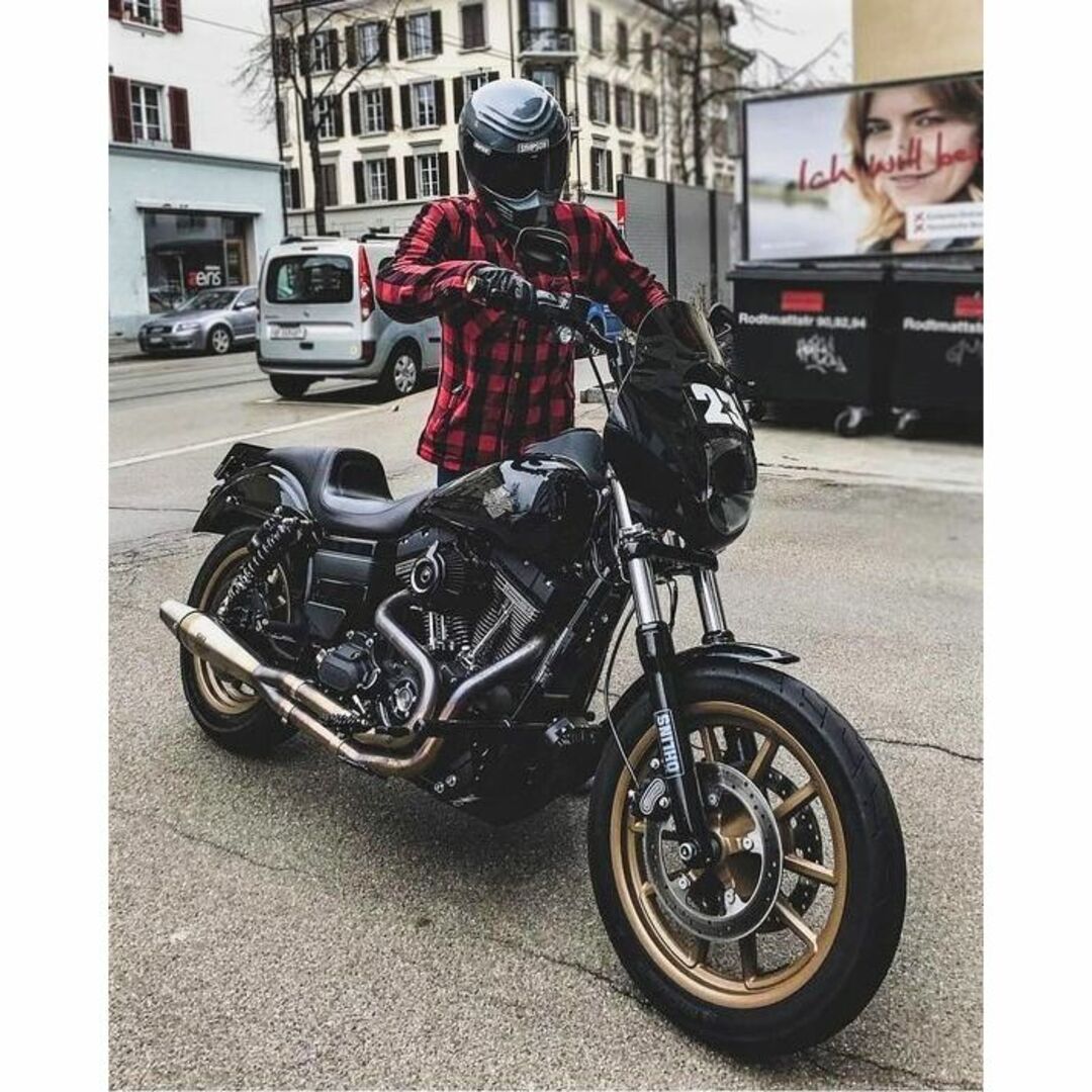 Harley Davidson(ハーレーダビッドソン)のリップ付 クォーターフェアリング 06～17 ダイナ用 ポン付けセット S銀 自動車/バイクのバイク(パーツ)の商品写真