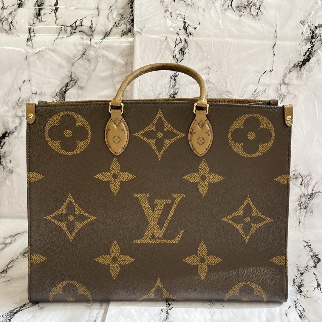 LOUIS VUITTON ルイヴィトン オンザゴー GM モノグラムテキスタイル金具色