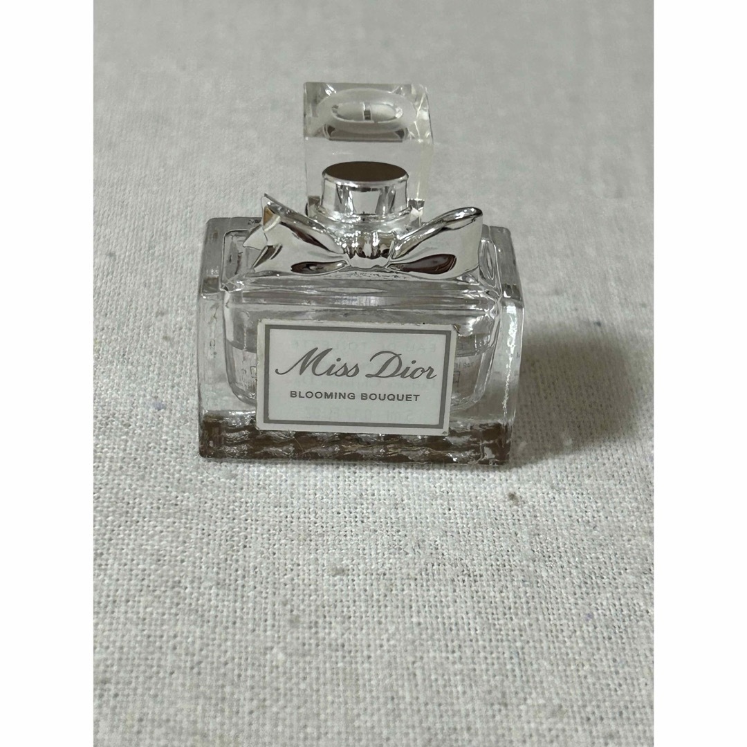 Christian Dior(クリスチャンディオール)のミスディオール　ブルーミングブーケ　ミニボトル コスメ/美容の香水(香水(女性用))の商品写真