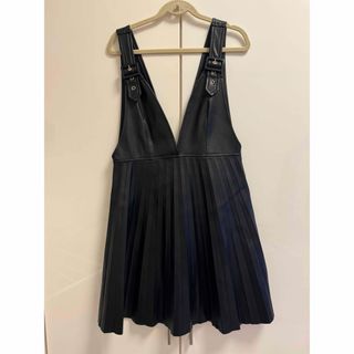 ザラ(ZARA)のZARA フェイクレザープリーツワンピース(ミニワンピース)