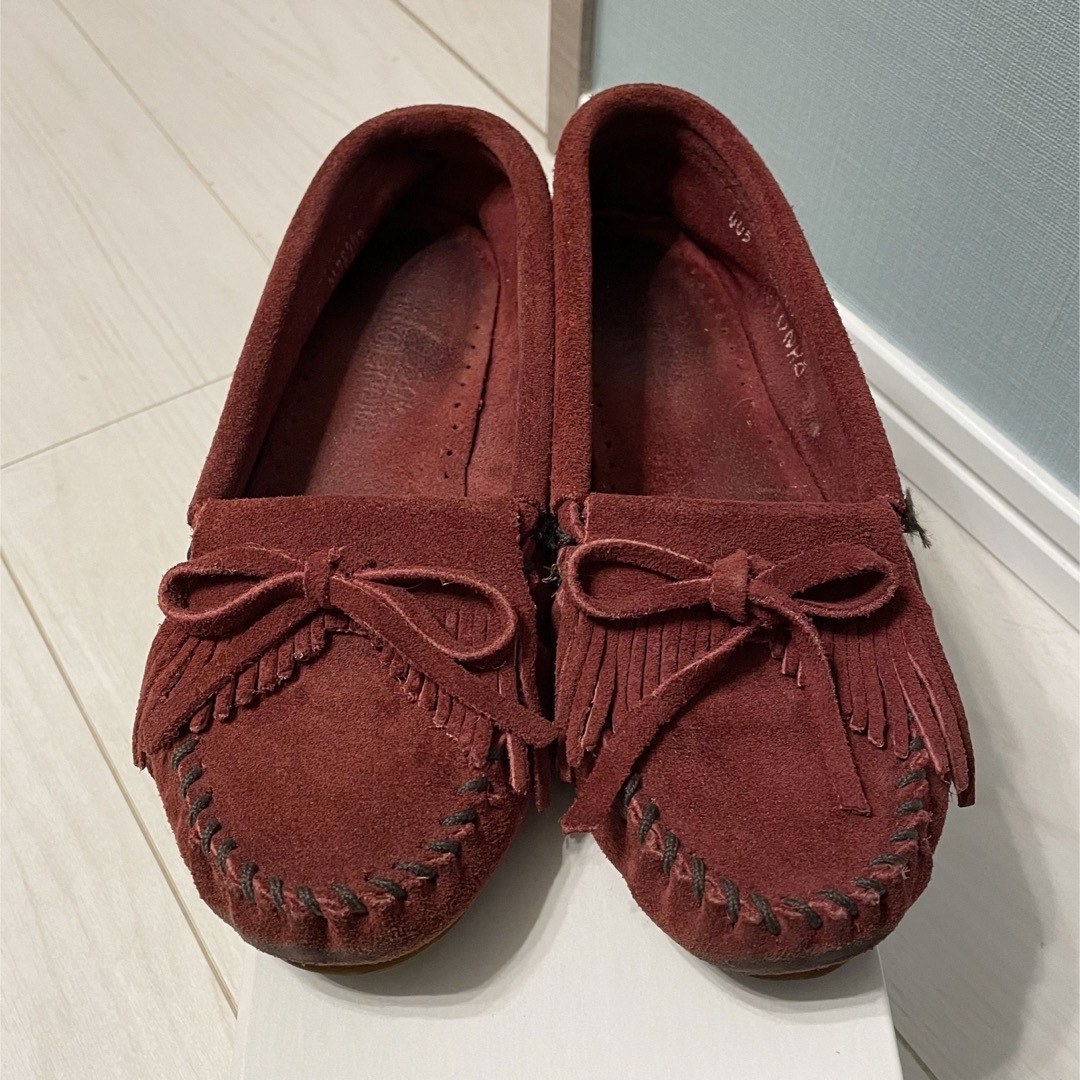 Minnetonka(ミネトンカ)のMinnetonka モカシン ワインレッド 23.5㎝ レディースの靴/シューズ(スリッポン/モカシン)の商品写真