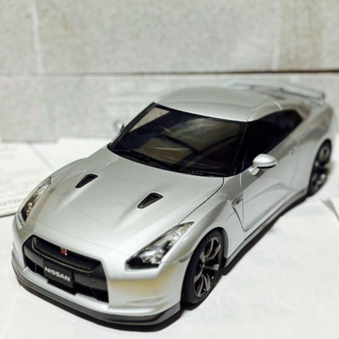 AUTOart(オートアート)のオートアート　1/12 日産GT-R R35 Premium Edition エンタメ/ホビーのおもちゃ/ぬいぐるみ(ミニカー)の商品写真