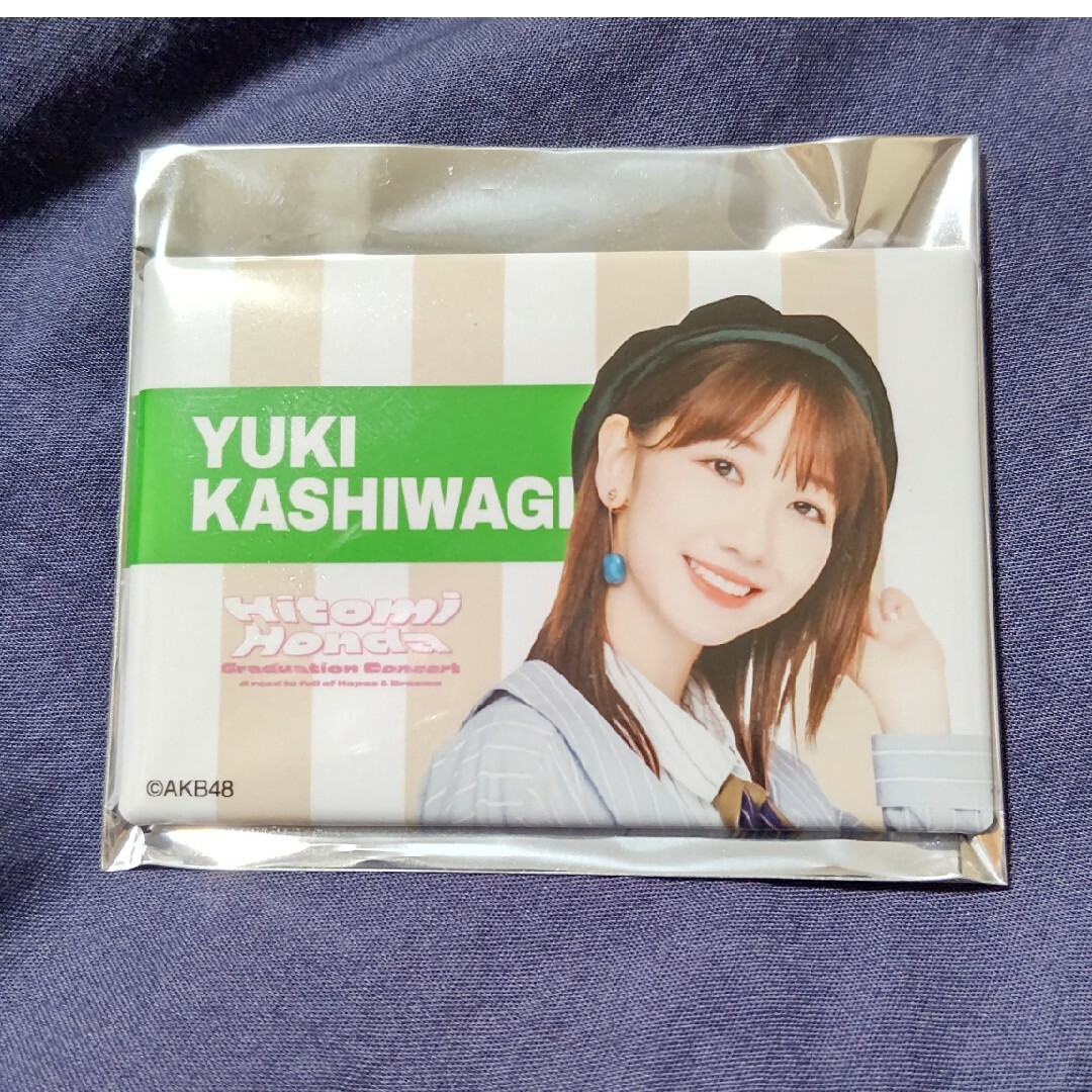 柏木由紀 AKB48 本田仁美卒業コンサート SPECIALくじ バッジ エンタメ/ホビーのタレントグッズ(アイドルグッズ)の商品写真